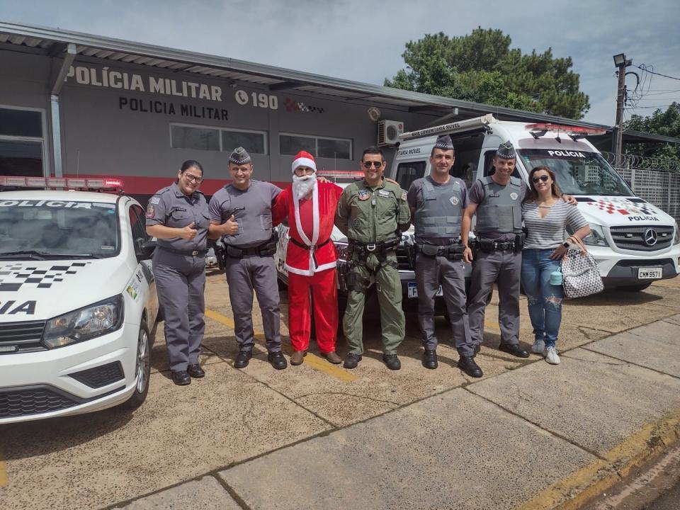 Foto 18 de 31 — Campanha Natal Solidário entrega 250 cestas básicas em Américo Brasiliense